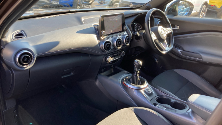 Nissan Juke 1.0 DiG-T 114 Tekna 5dr Petrol Hatchback